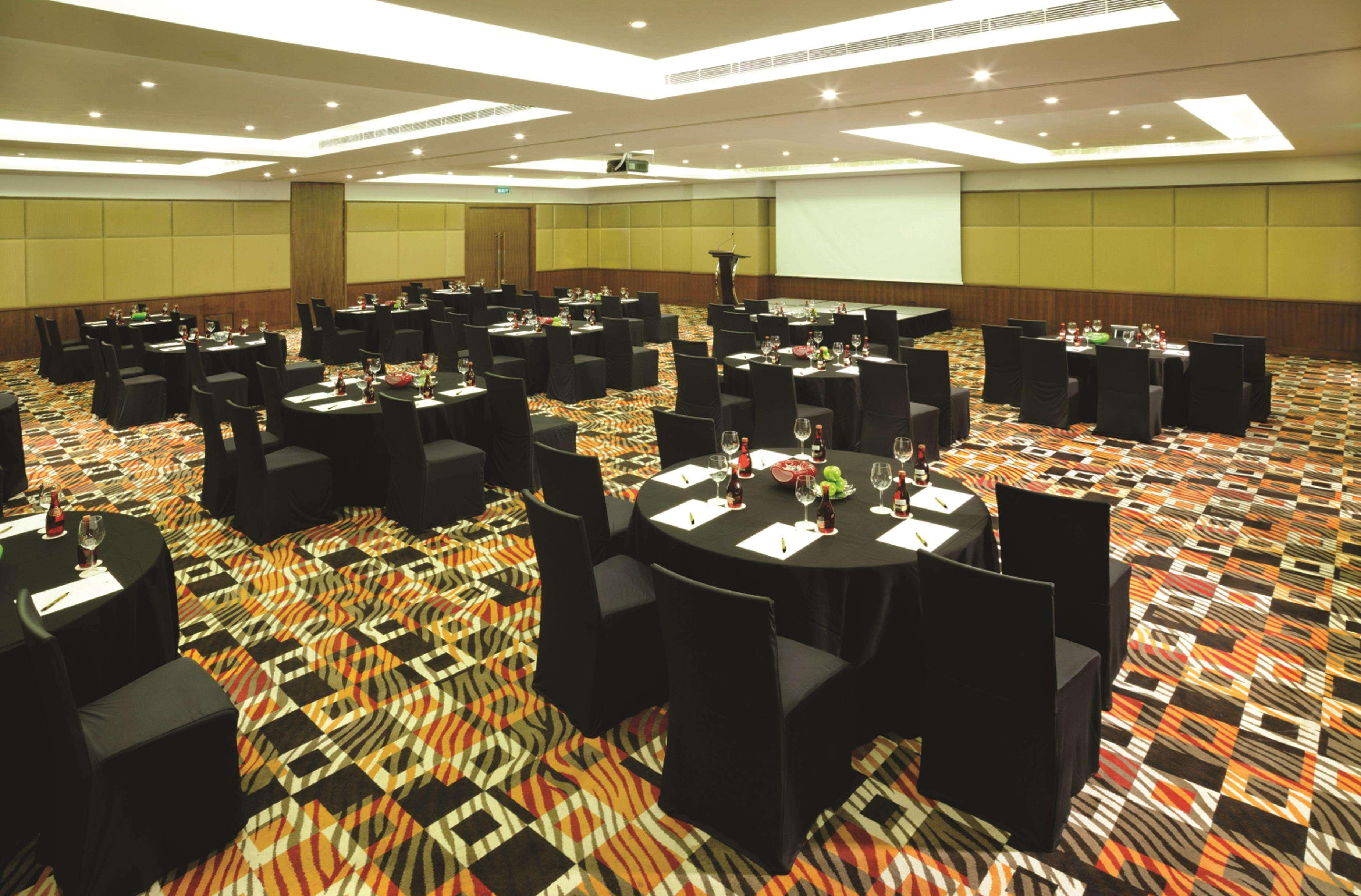מלון Doubletree By Hilton Gurgaon New Delhi Ncr מתקנים תמונה