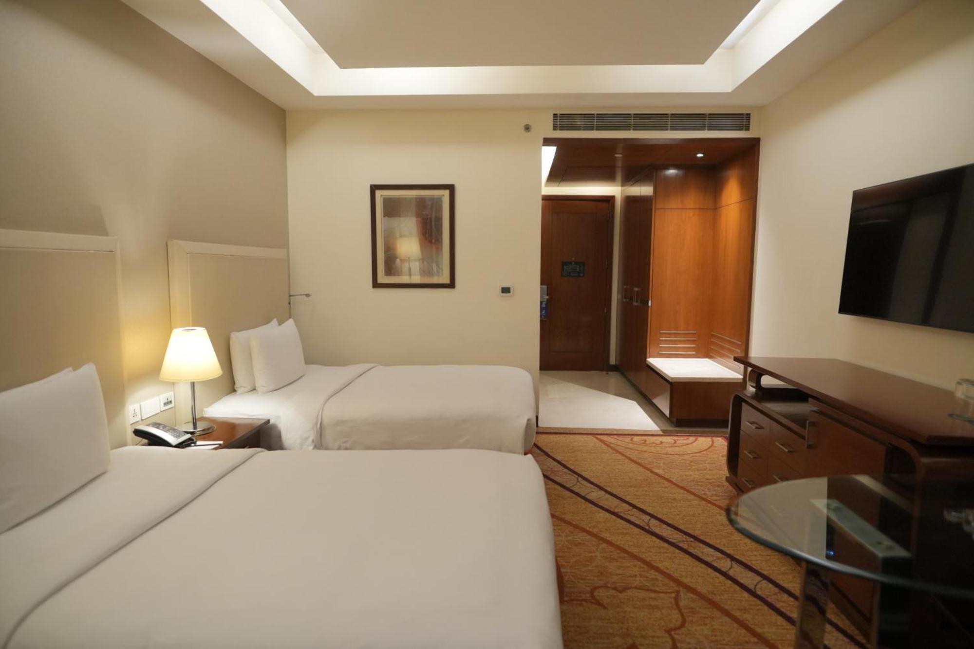 מלון Doubletree By Hilton Gurgaon New Delhi Ncr מראה חיצוני תמונה