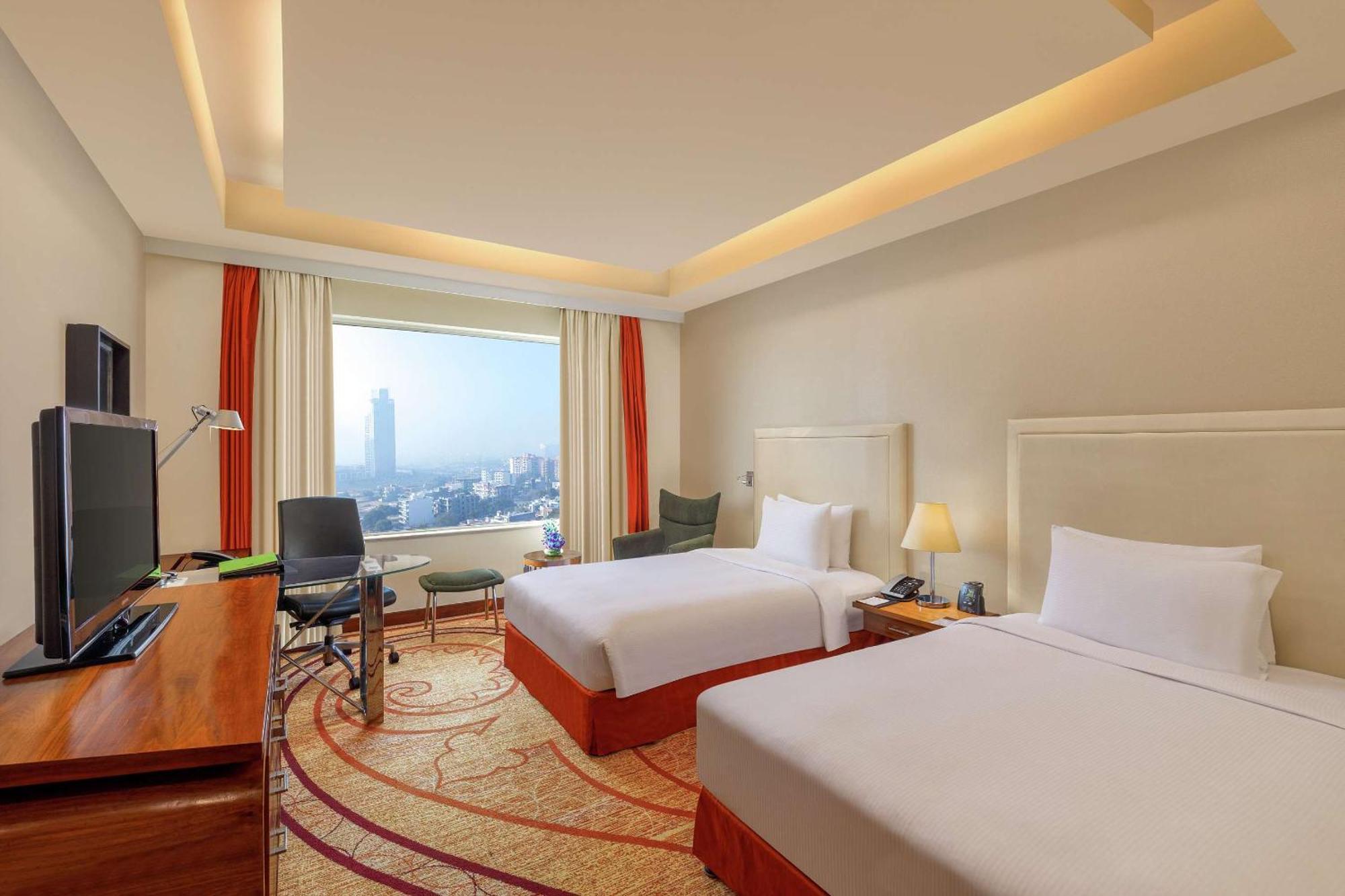 מלון Doubletree By Hilton Gurgaon New Delhi Ncr מראה חיצוני תמונה