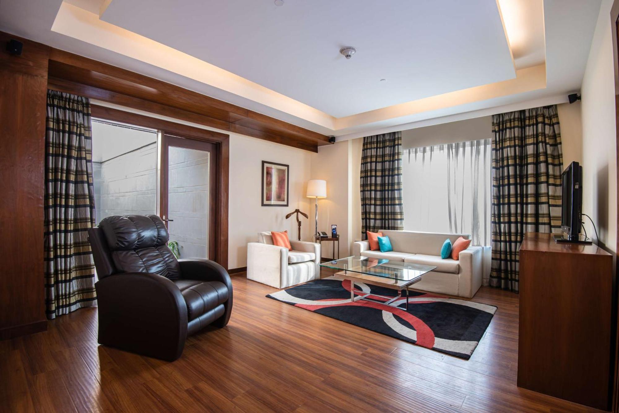 מלון Doubletree By Hilton Gurgaon New Delhi Ncr מראה חיצוני תמונה