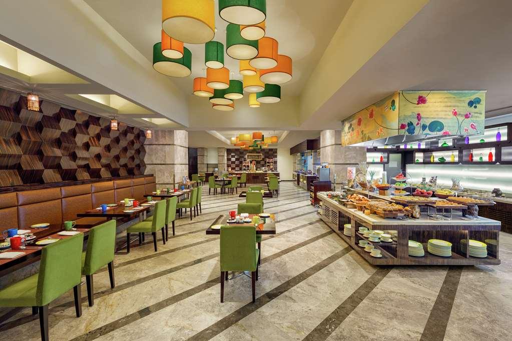 מלון Doubletree By Hilton Gurgaon New Delhi Ncr מסעדה תמונה